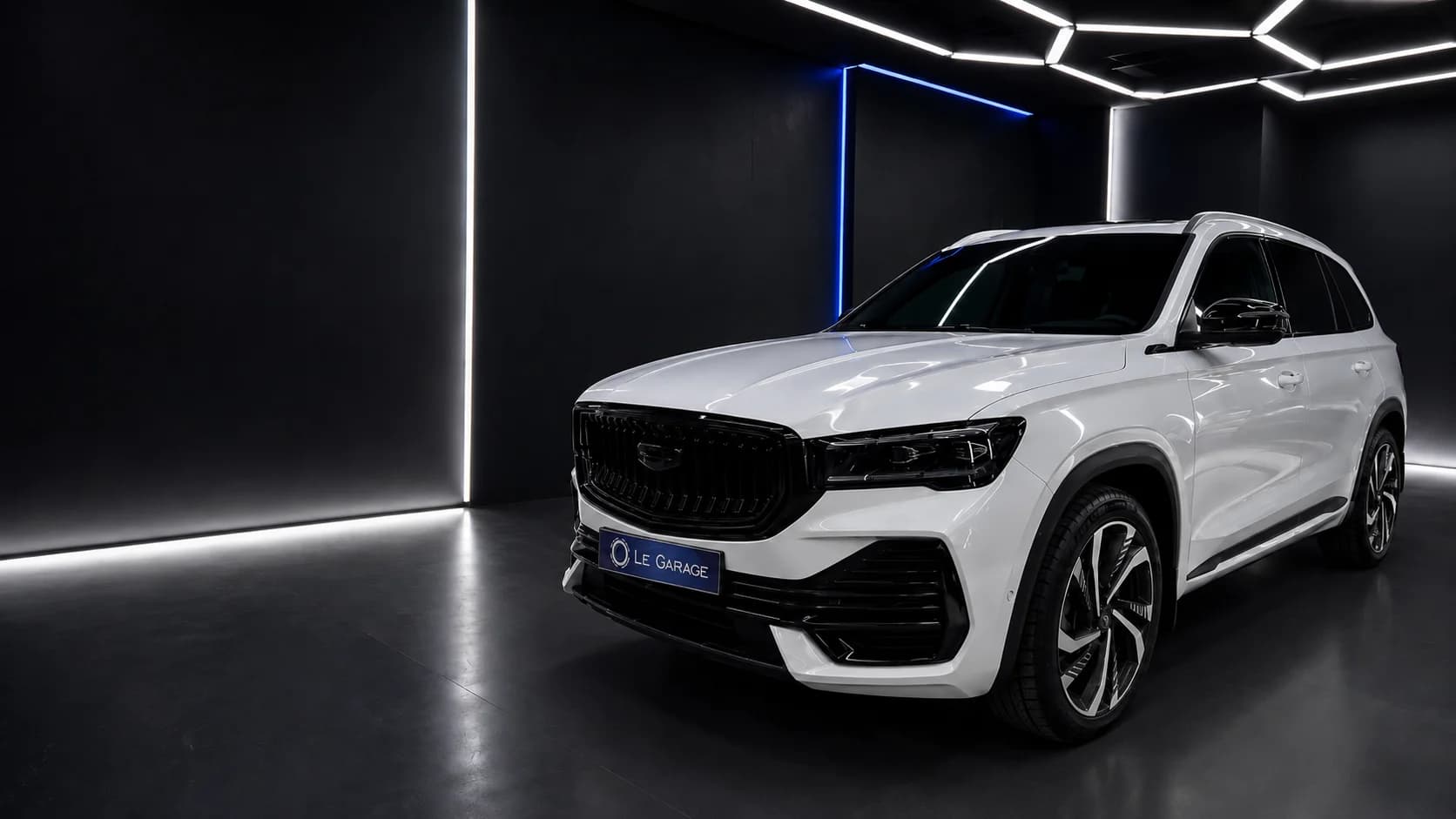 Белый Geely — антихром, оклейка молдингов
